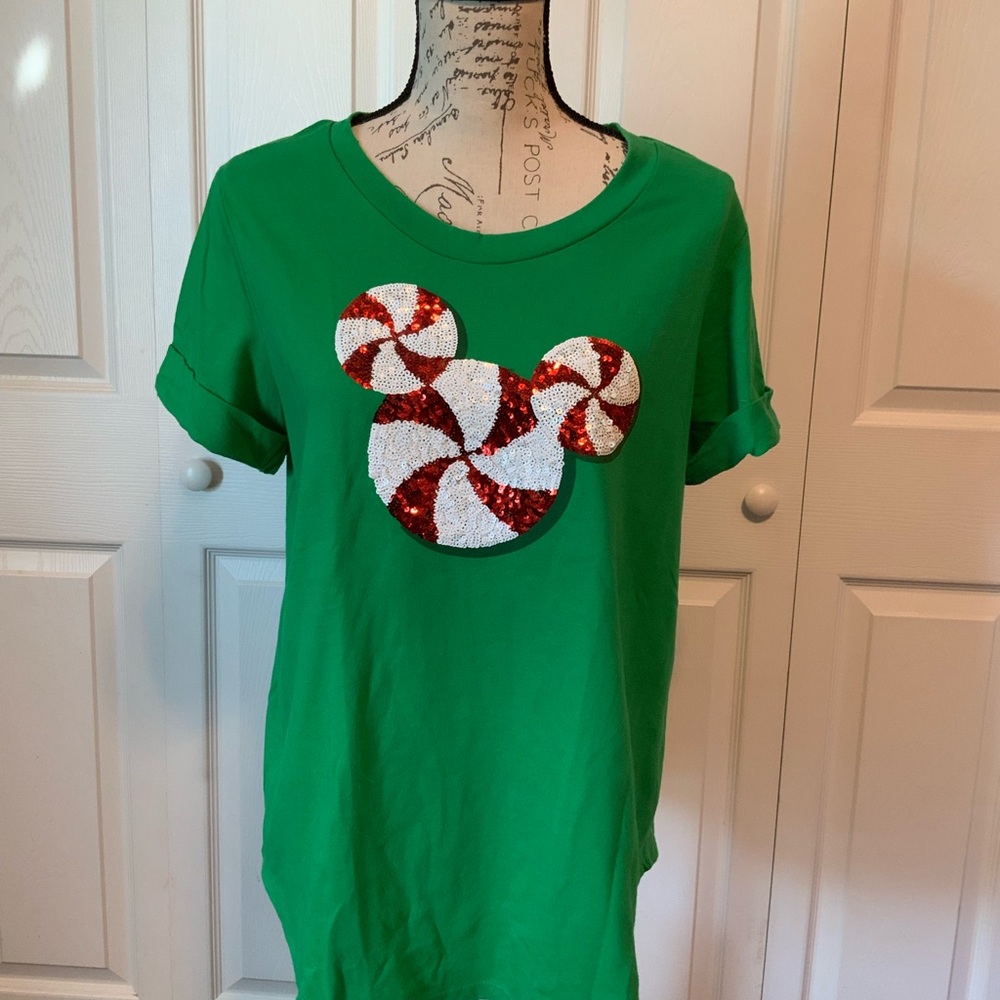 Festive Green Short Sleeve Tee with Peppermint Design